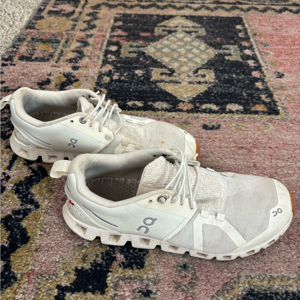 size 8 women’s white on cloud terry 5 - Picture 2 of 7